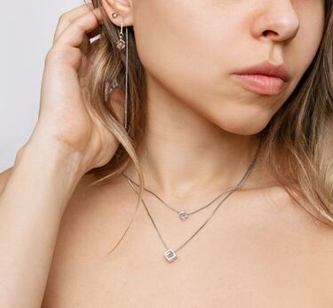 Biżuteria ze stali nierdzewnej – idealna dla alergików