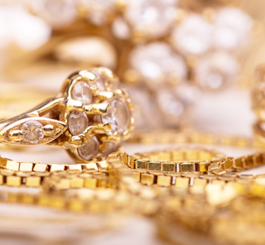 Biżuteria wizytowa – błysk elegancji na każdą okazję